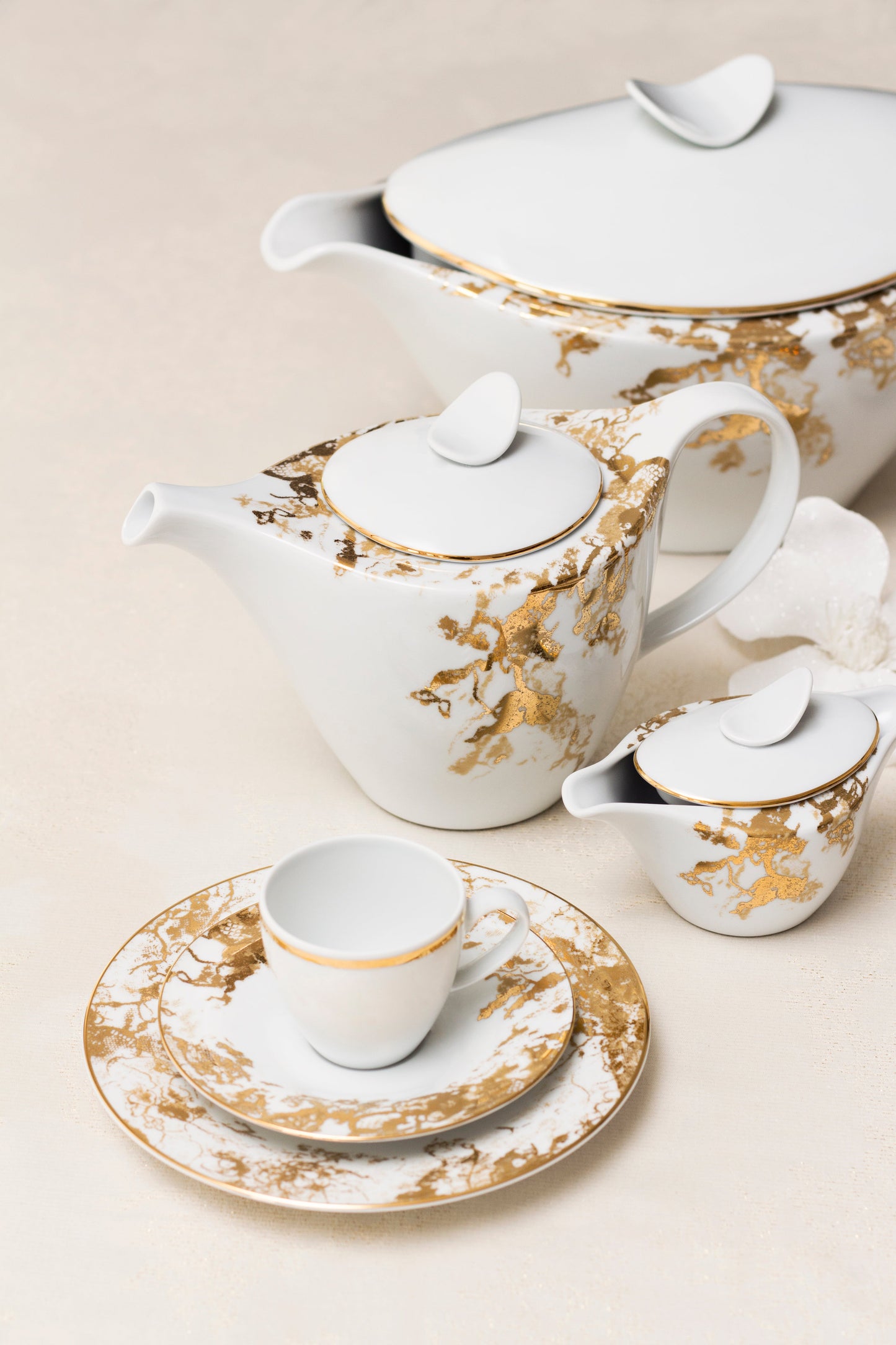 Belle Epoque Tea Pot